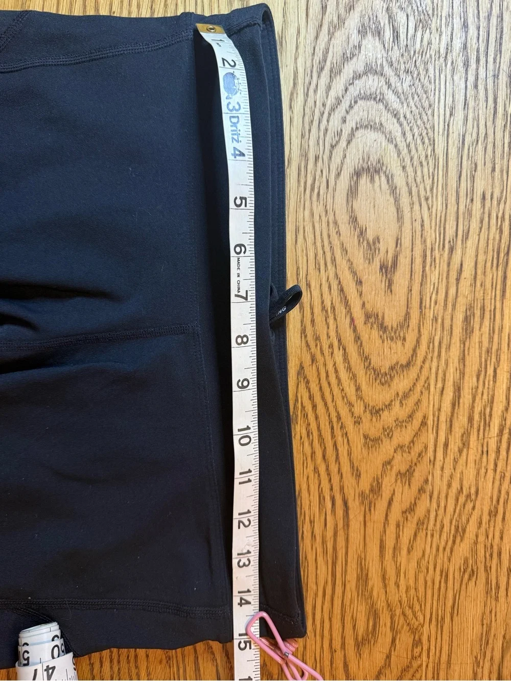 Nike Black Cropped Leggings capris with Reflective Swoosh medium 18 in inseam